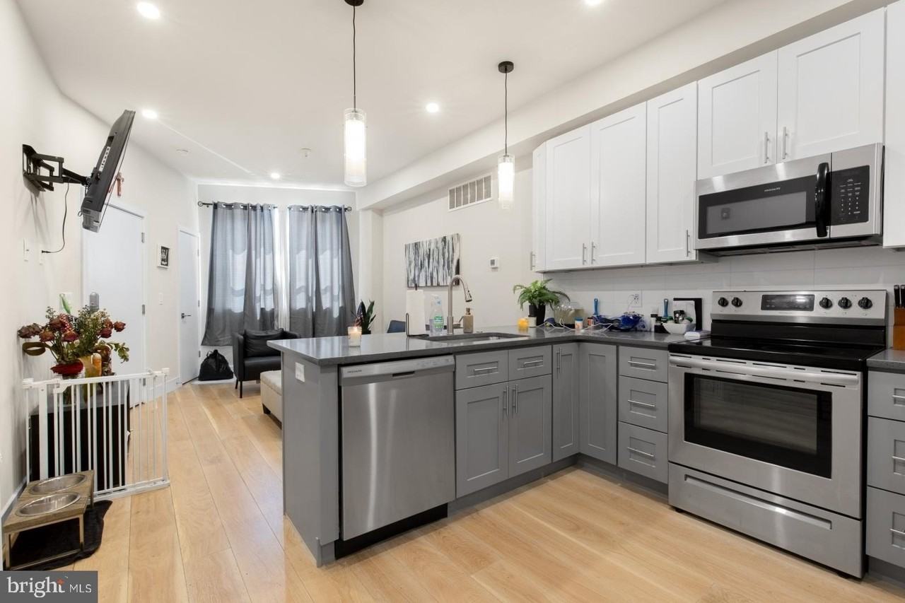 1702 Point Breeze Ave #A - Photo 6 of 22