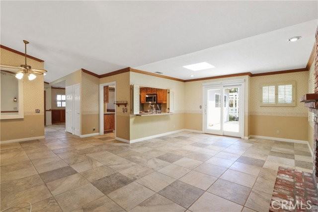 22892 Plainview Cir - Photo 4 of 8