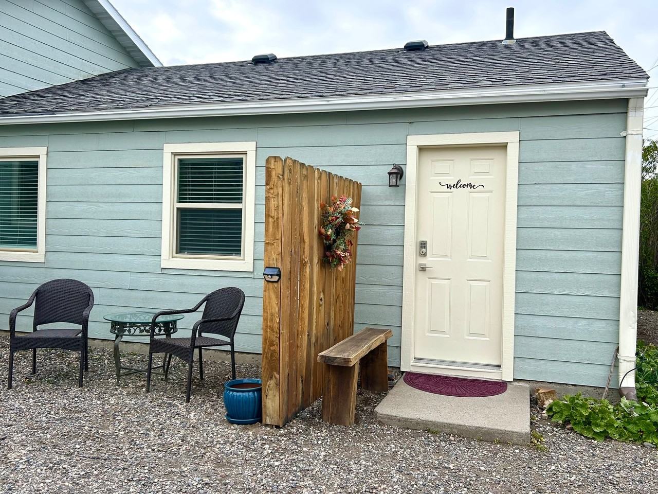 405 S 12th St #B - Photo 2 of 8