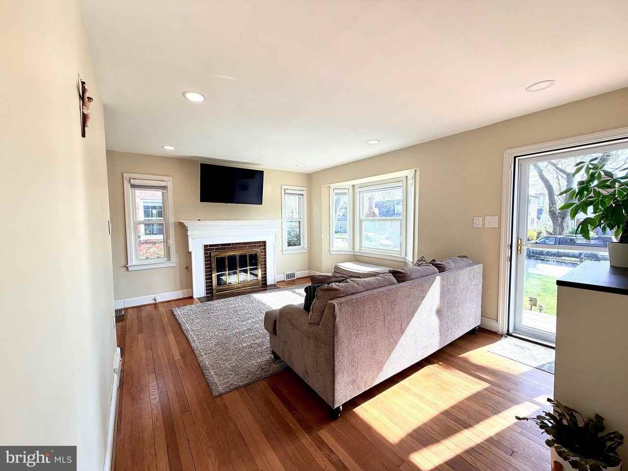 2916 Meadow Ln - Photo 2 of 31