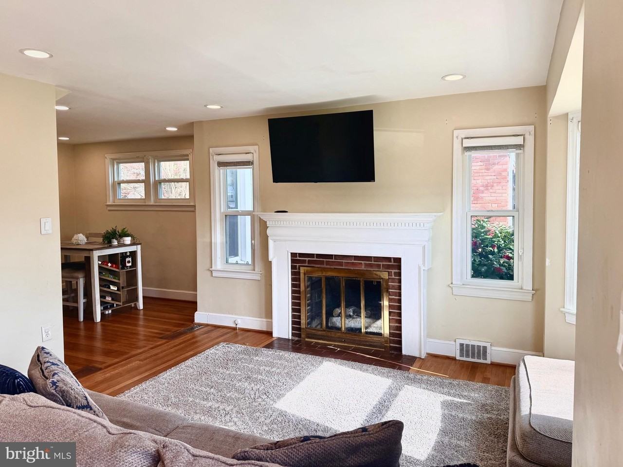 2916 Meadow Ln - Photo 4 of 31