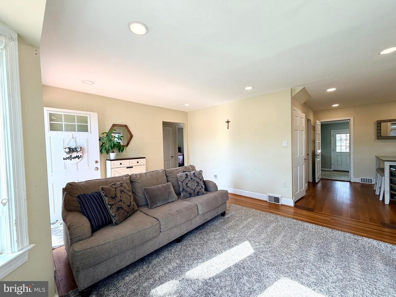 2916 Meadow Ln - Photo 5 of 31