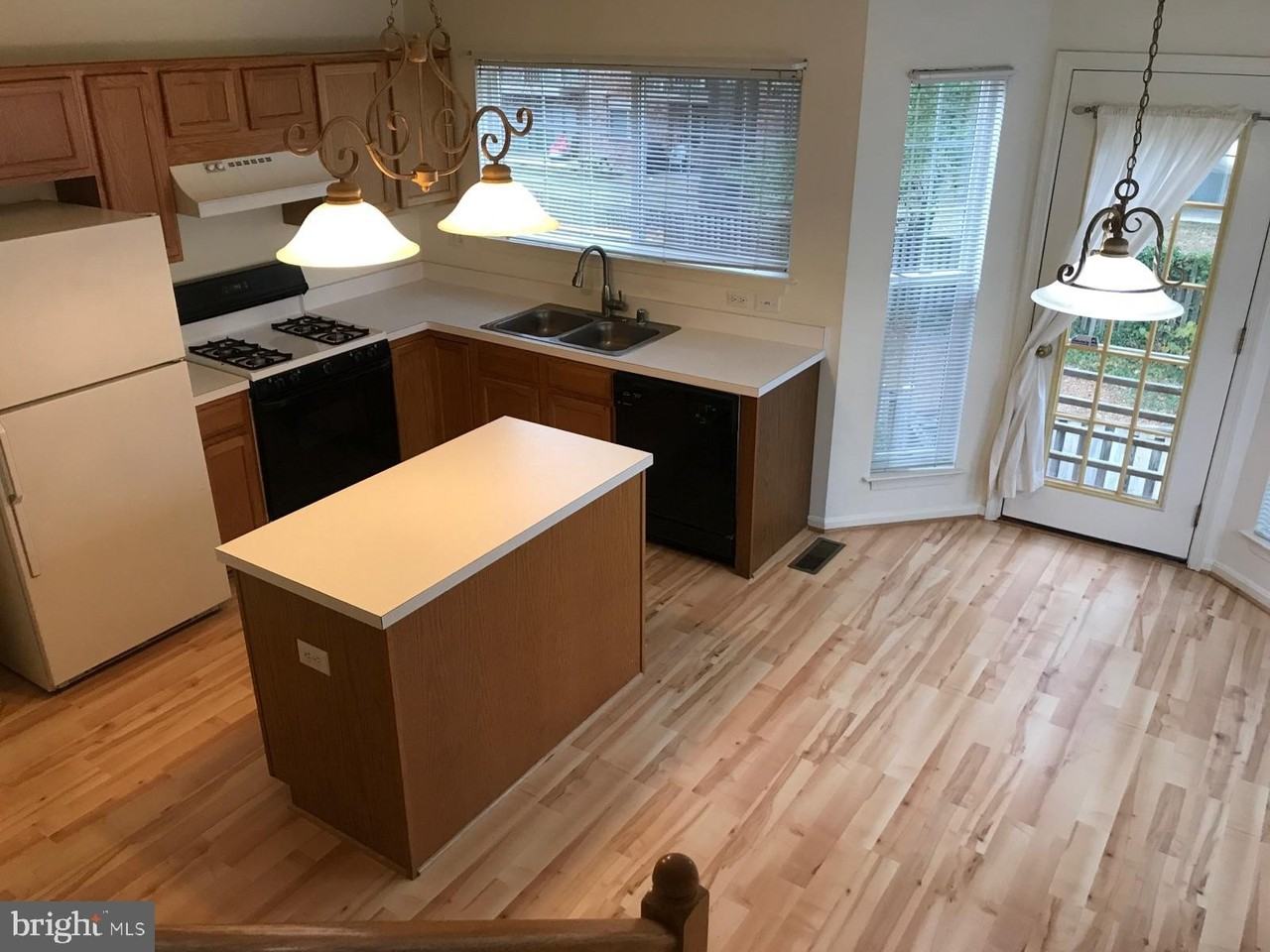 8535 Towne Manor Ct - Photo 4 of 31