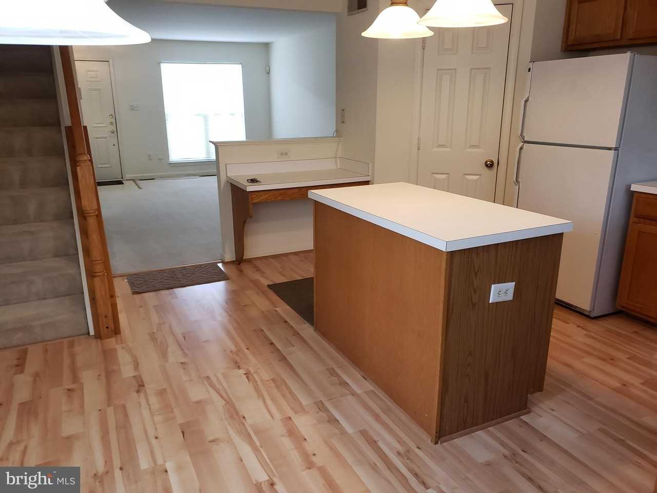 8535 Towne Manor Ct - Photo 6 of 31