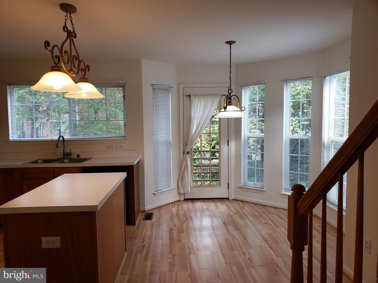 8535 Towne Manor Ct - Photo 7 of 31