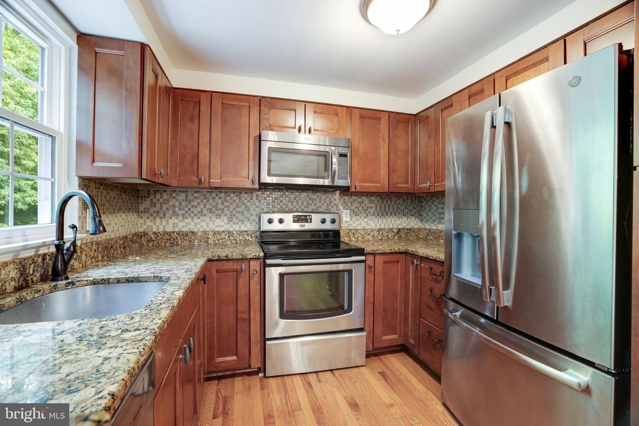 11774 Bayfield Ct - Photo 2 of 40