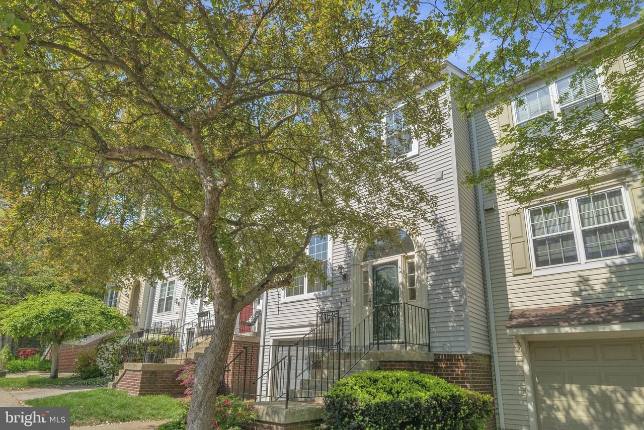 5824 Wye Oak Commons Ct - Photo 3 of 40