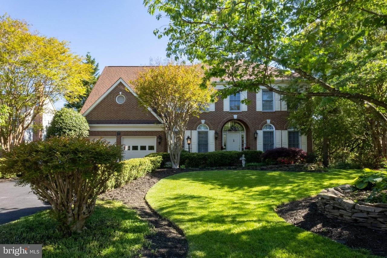 4705 Rippling Pond Dr - Photo 2 of 27