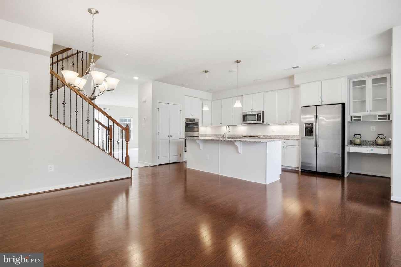 13735 Air And Space Museum Pkwy - Photo 4 of 40