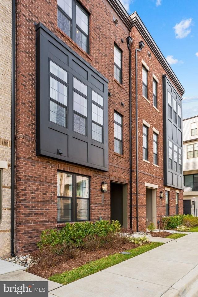 43433 Wilcox Ter - Photo 2 of 50