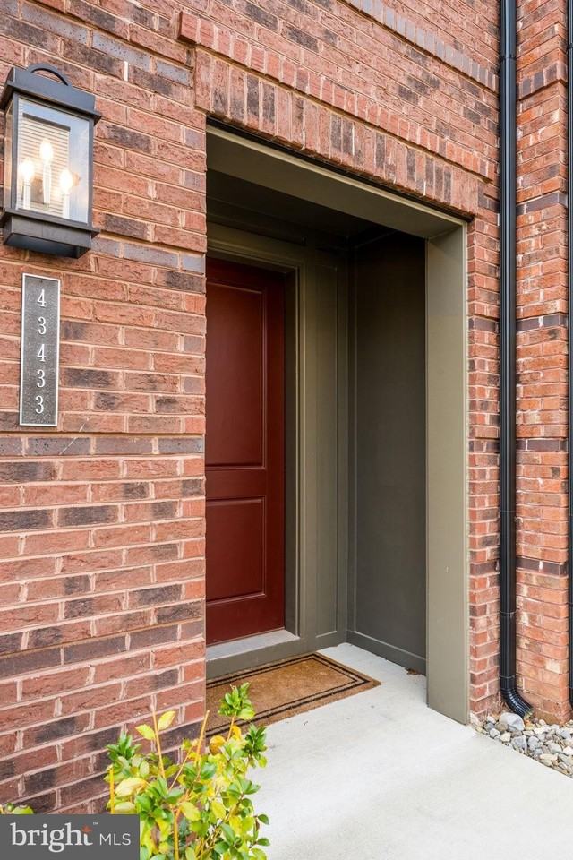 43433 Wilcox Ter - Photo 7 of 50