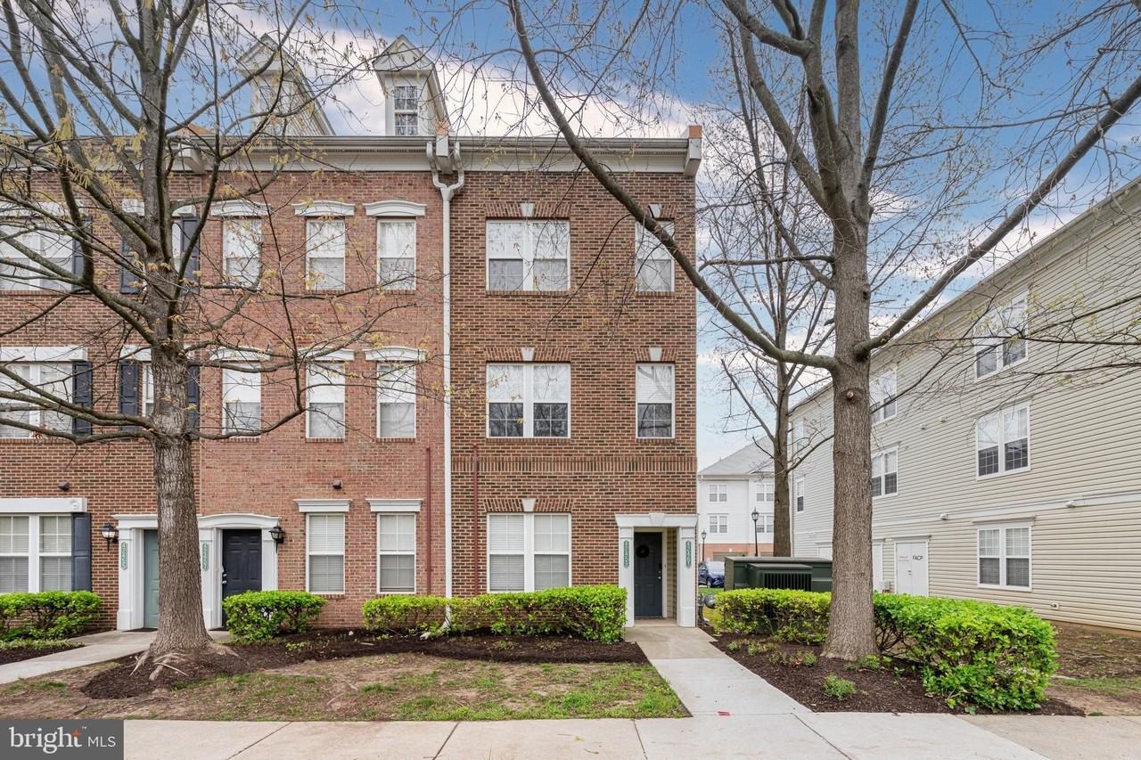 42461 Rockrose Sq - Photo 2 of 35