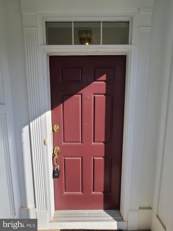 42625 Homefront Ter - Photo 2 of 32