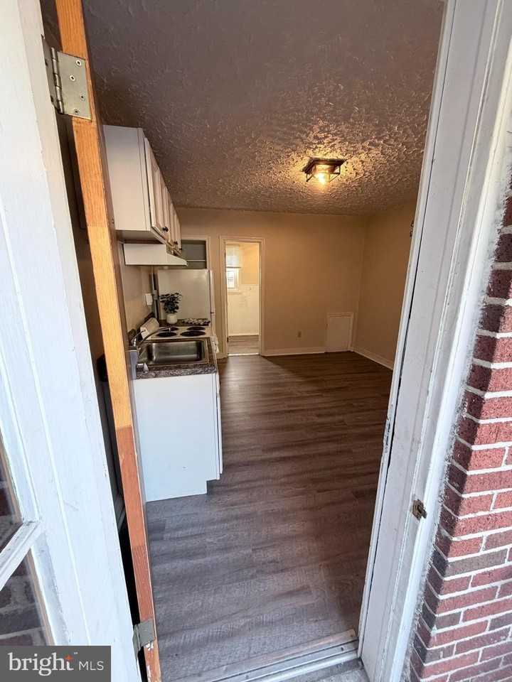 268 Wilkes St #9 - Photo 2 of 10