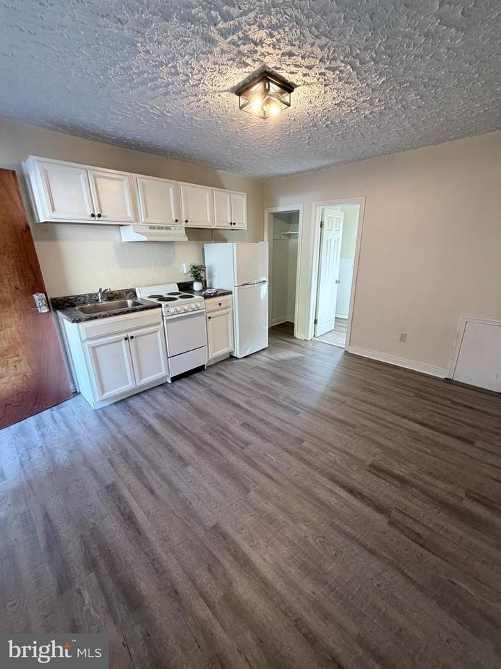 268 Wilkes St #9 - Photo 3 of 10