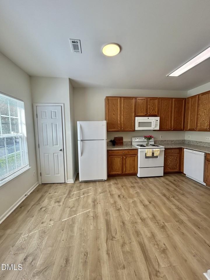 5014 Rainmaker Dr - Photo 2 of 13