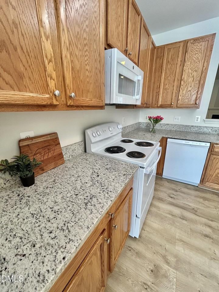 5014 Rainmaker Dr - Photo 4 of 13