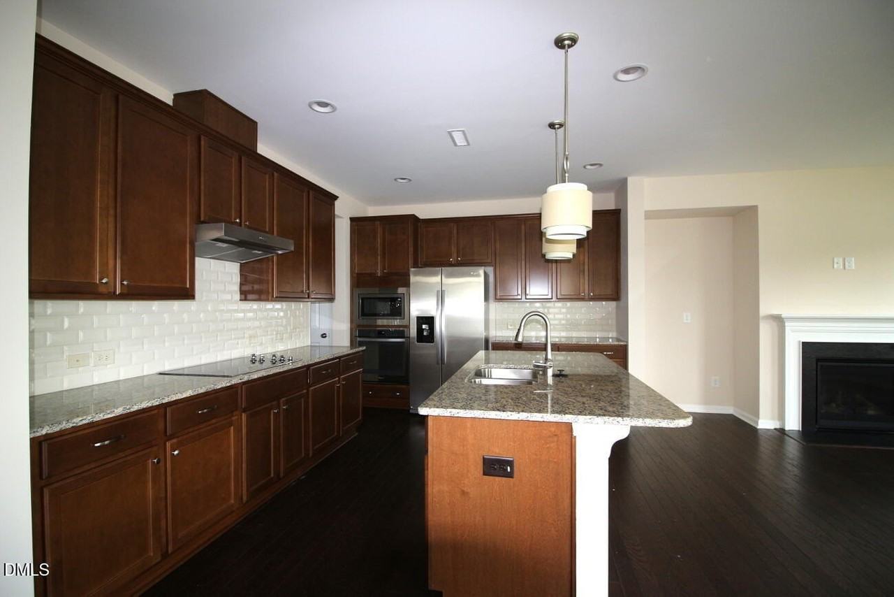 709 Crimson Sage Ln - Photo 4 of 17