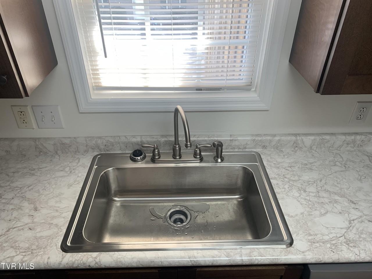 15 Lake Village Ct #15 - Photo 3 of 21