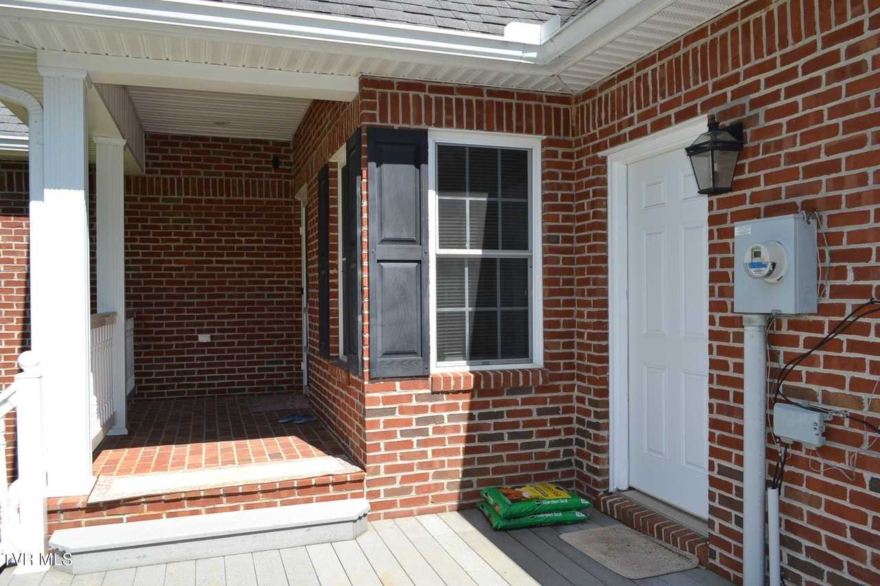 20299 Millbrook Dr #7B - Photo 4 of 27