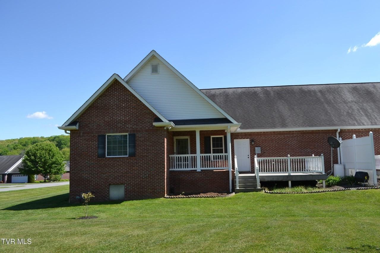 20299 Millbrook Dr #7B - Photo 7 of 27