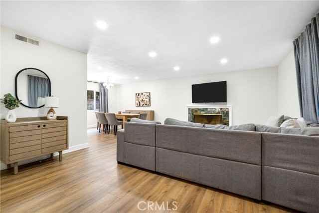 5400 Nagle Ave - Photo 3 of 8