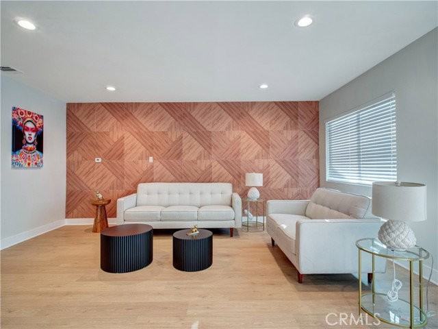 17961 Martha St - Photo 3 of 8