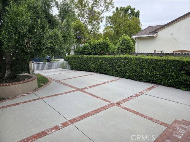 5339 Veloz Ave - Photo 3 of 7