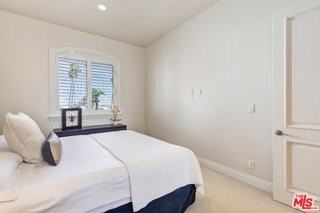 132 S Maple Dr #PH4 - Photo 5 of 6