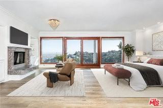 7962 Oceanus Dr - Photo 6 of 8