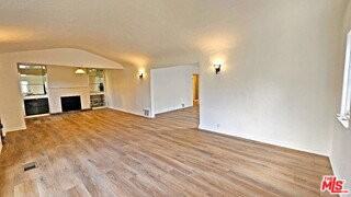 132 S La Peer Dr - Photo 3 of 8