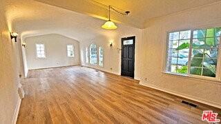 132 S La Peer Dr - Photo 4 of 8