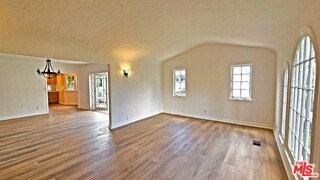 132 S La Peer Dr - Photo 5 of 8