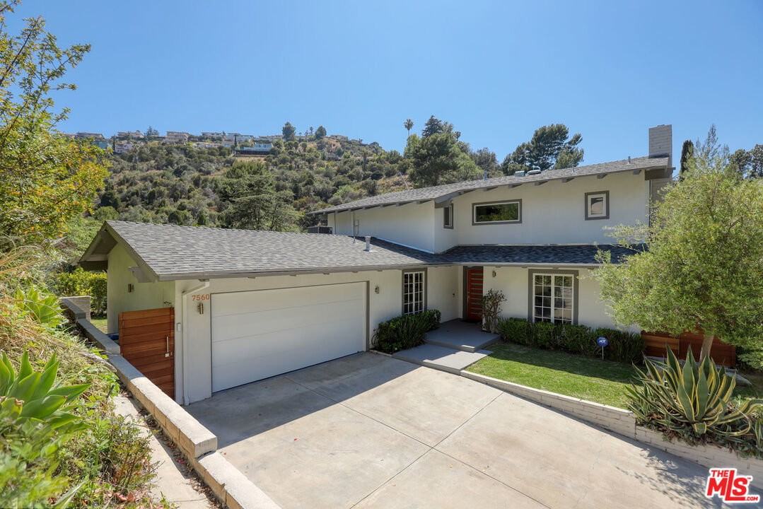 7560 Devista Dr - Photo 5 of 8