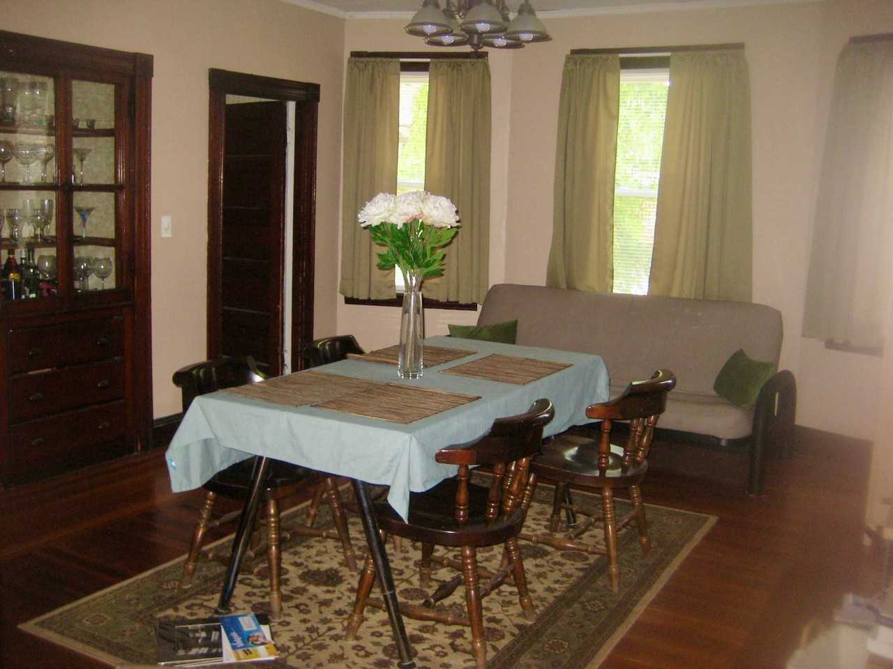 141 Whitwell St #1 - Photo 7 of 10