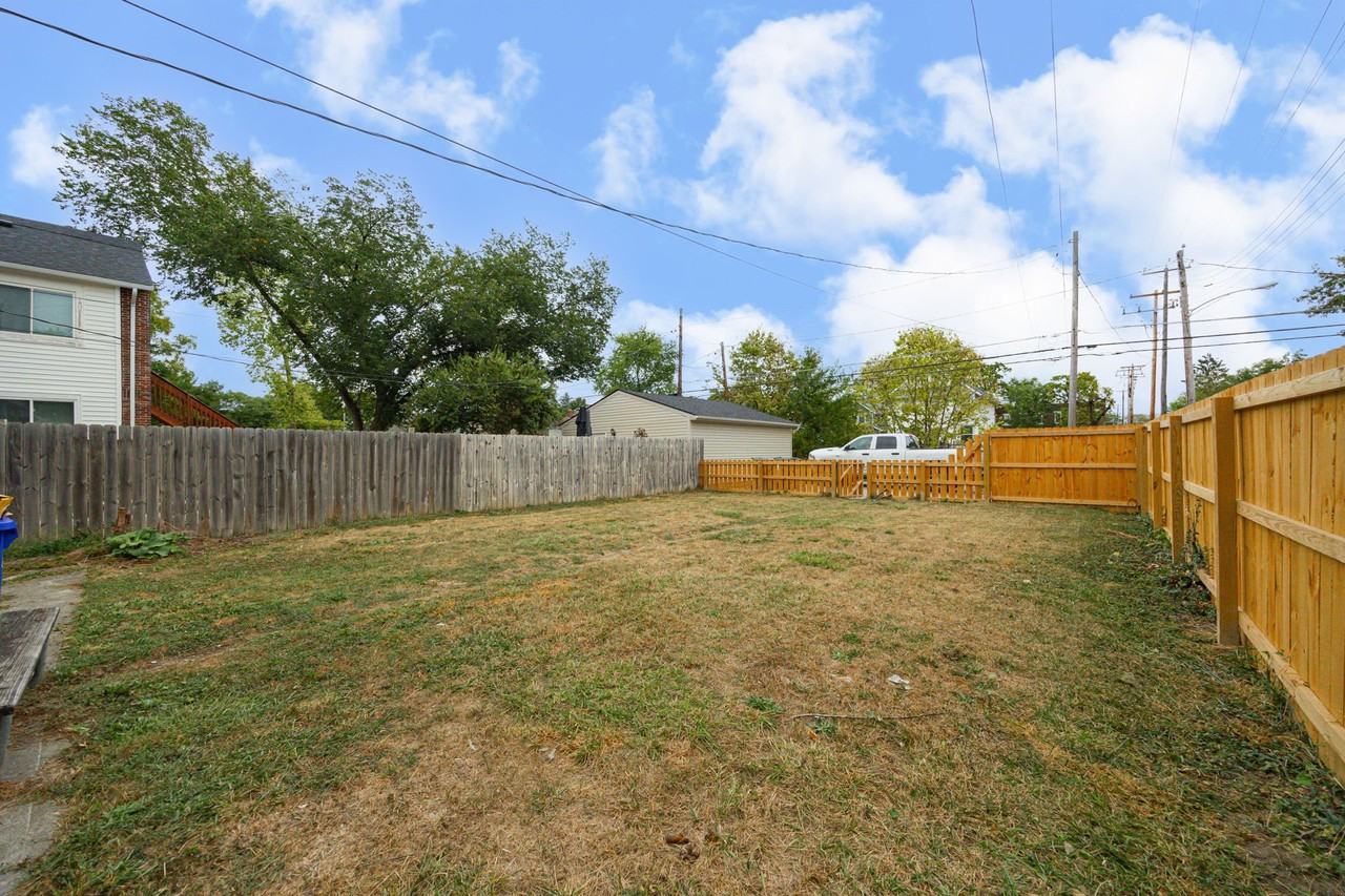 962 S Ohio Ave - Photo 2 of 50
