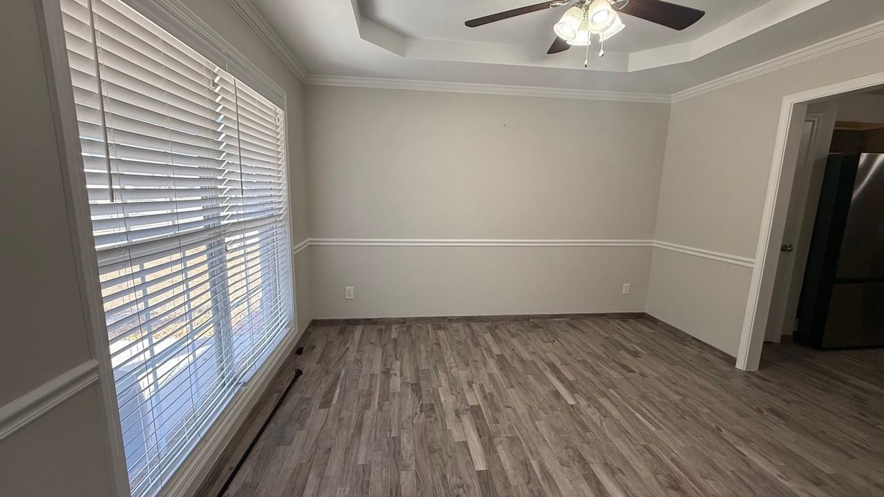 2010 Lisa Springs Dr - Photo 4 of 17