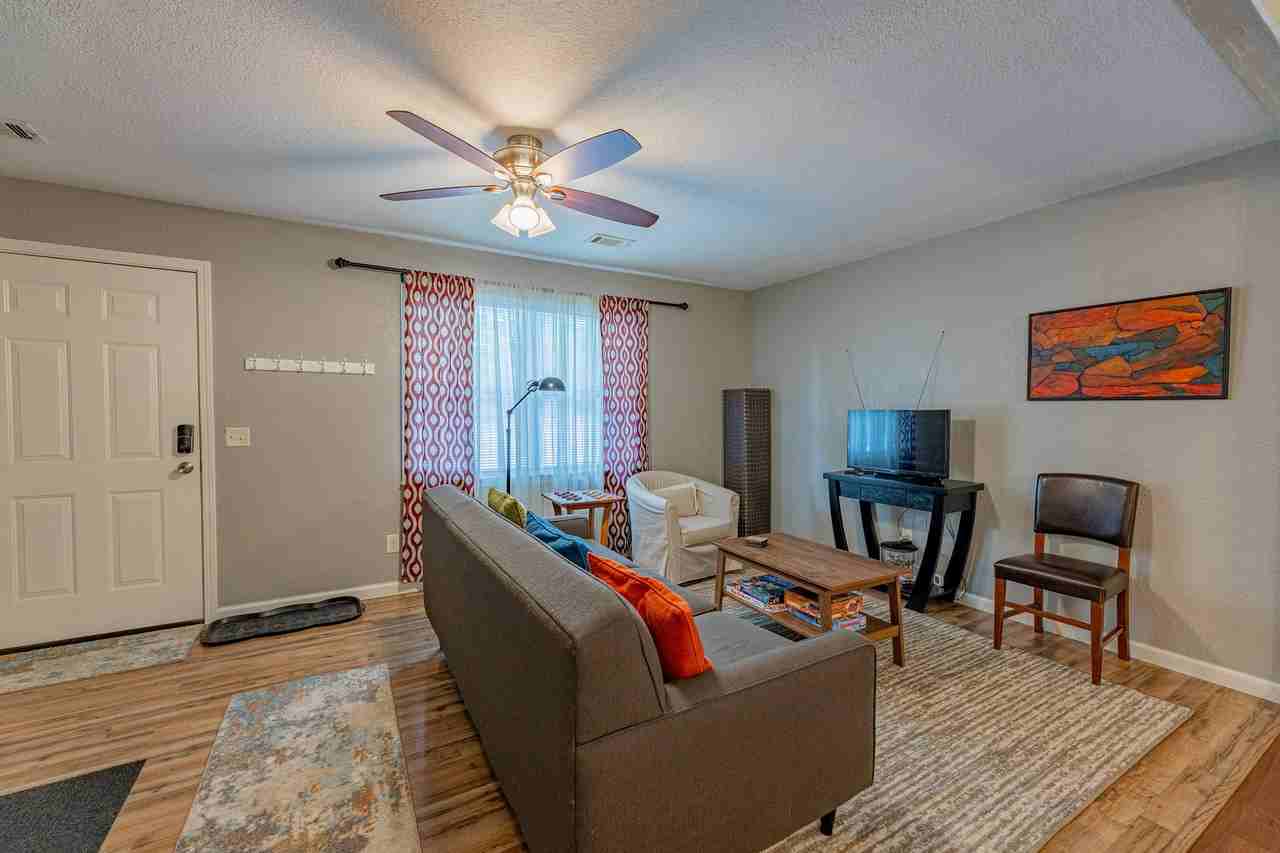 19 Evesham Ln - Photo 5 of 17