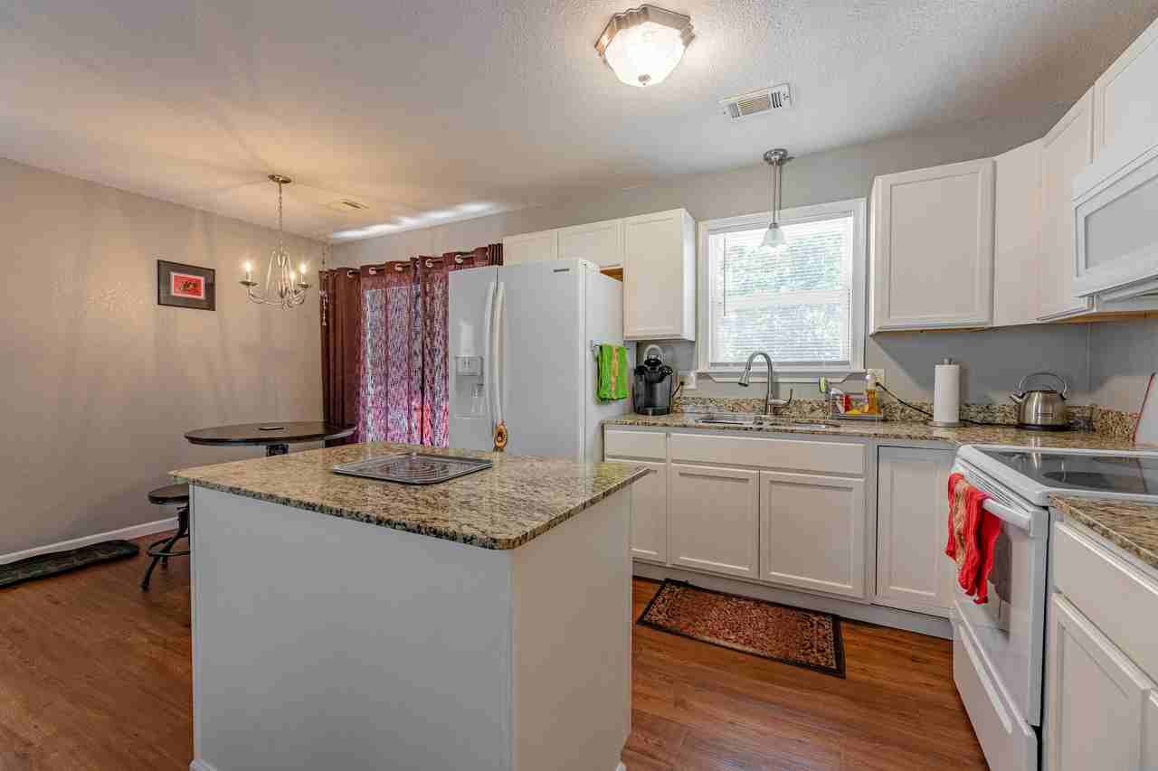 19 Evesham Ln - Photo 6 of 17