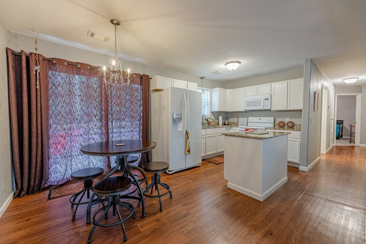 19 Evesham Ln - Photo 7 of 17