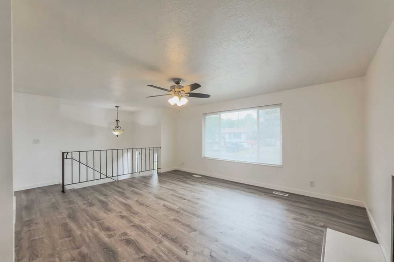 4381 S Wildrose Dr - Photo 3 of 15