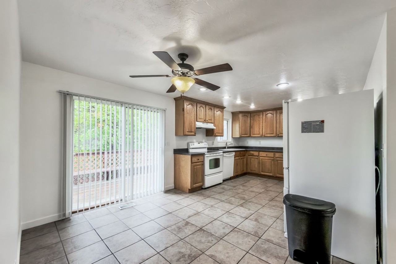 4381 S Wildrose Dr - Photo 4 of 15