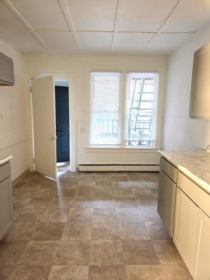 35 Belknap St #3 - Photo 3 of 11