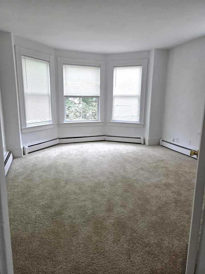 35 Belknap St #3 - Photo 4 of 11