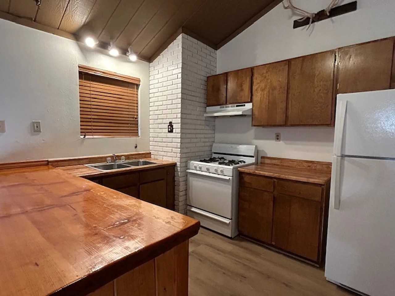 259 Spruce Ln - Photo 5 of 12