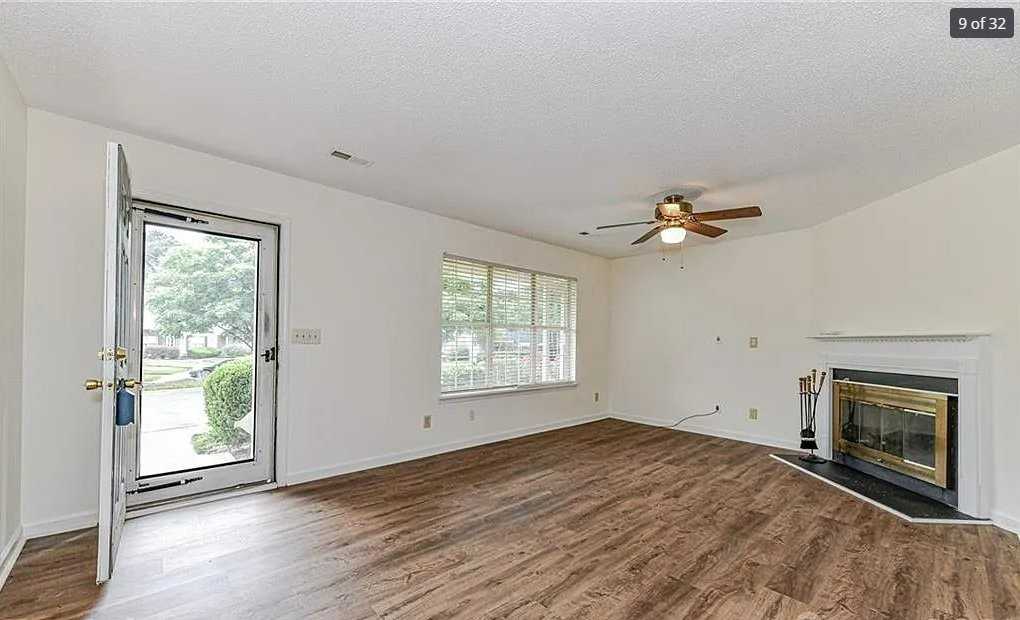3640 Huyton Ct - Photo 4 of 20