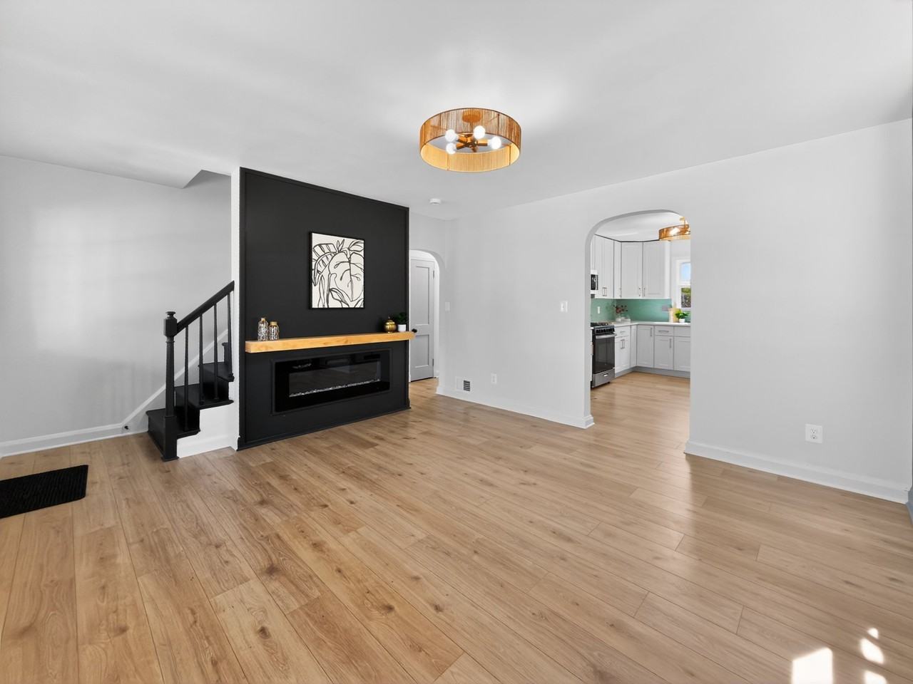 101 Elinor Ave - Photo 4 of 20