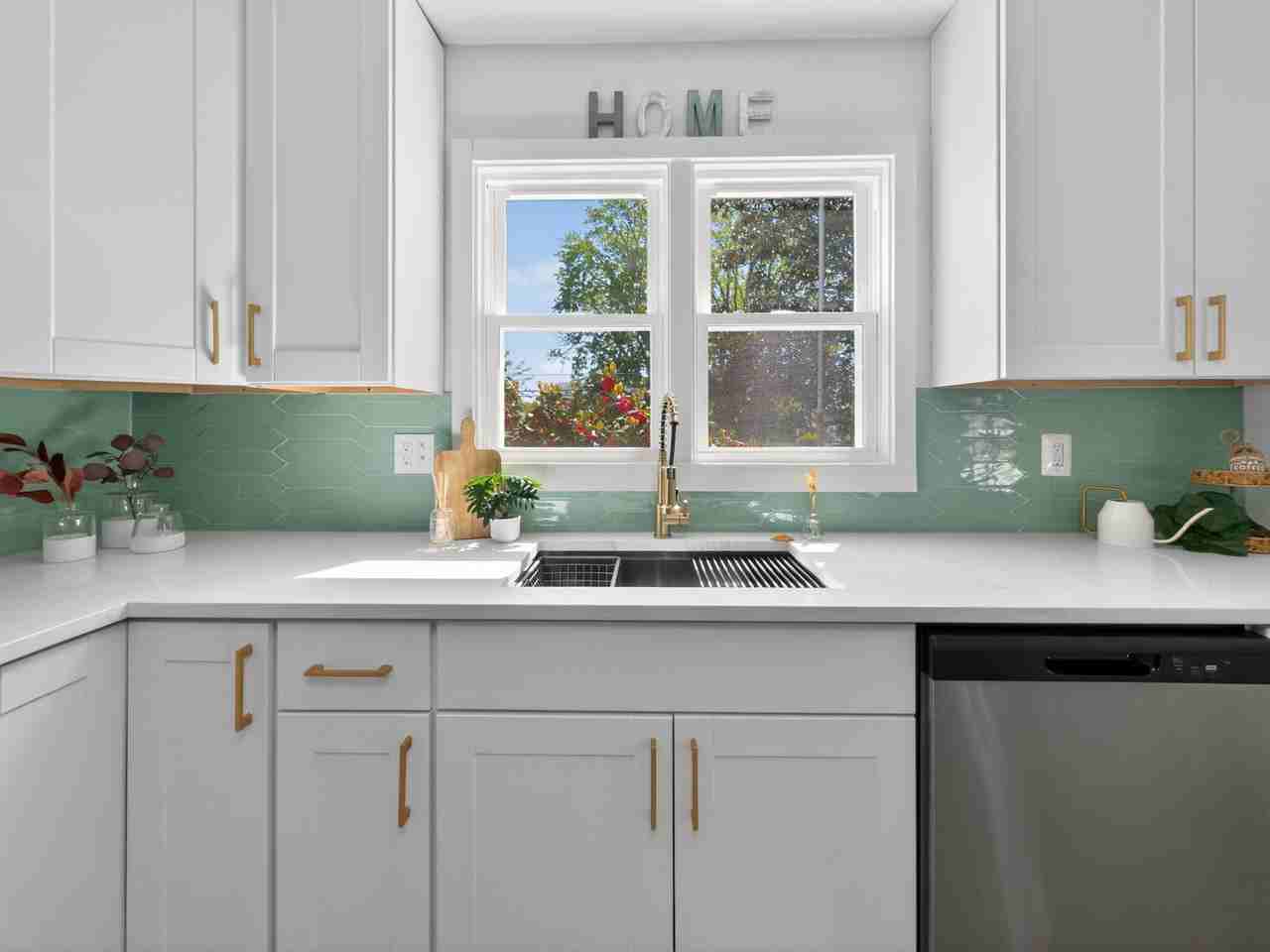 101 Elinor Ave - Photo 7 of 20