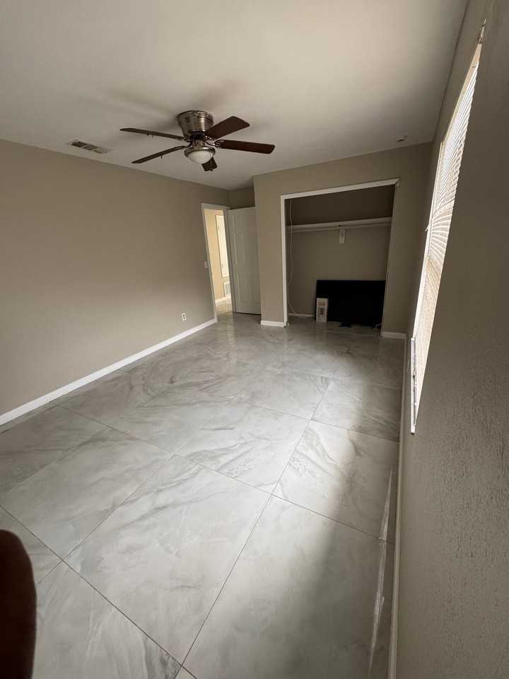 103 N Hart Blvd - Photo 3 of 6