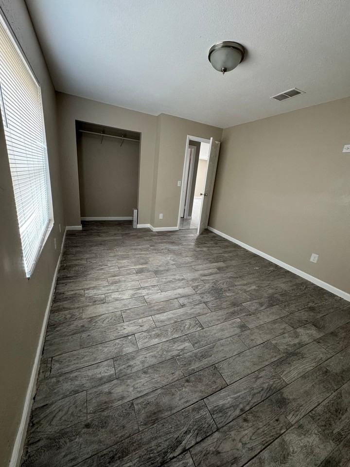 103 N Hart Blvd - Photo 5 of 6